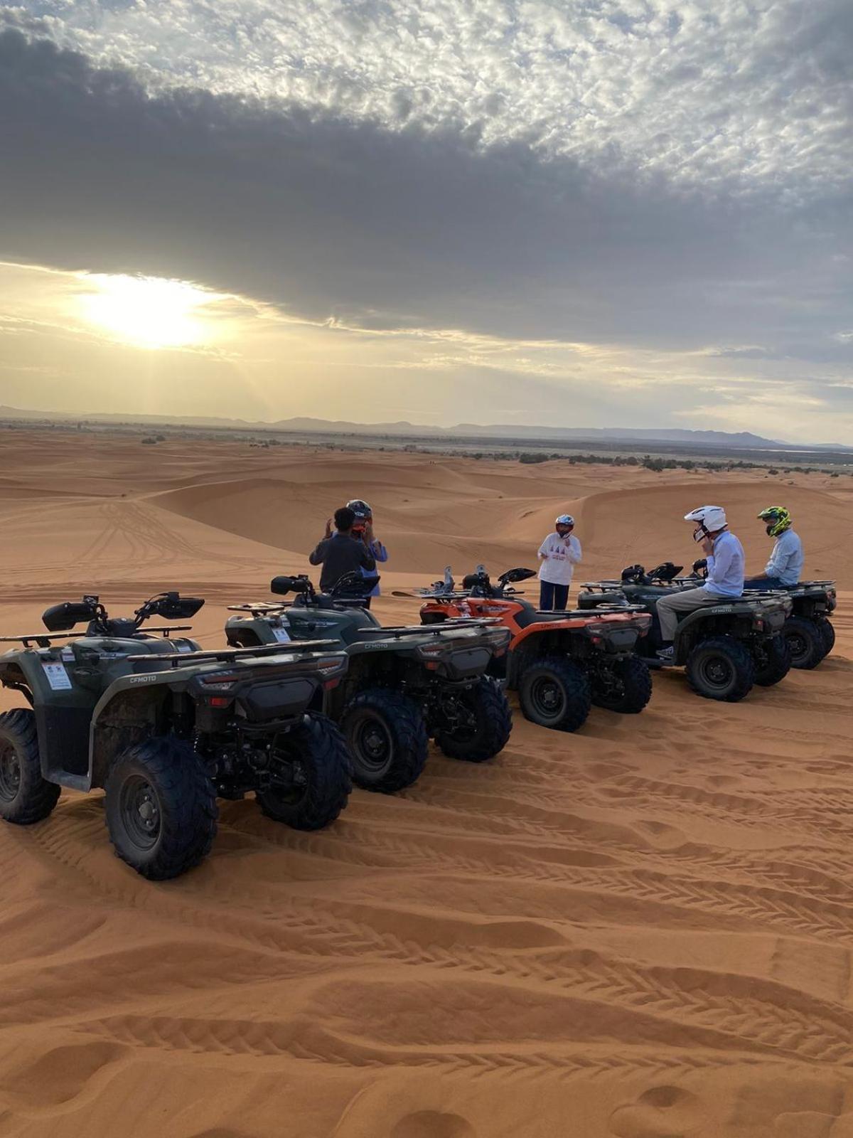 Hassan Luxury Camp เมอร์ซูกา ภายนอก รูปภาพ